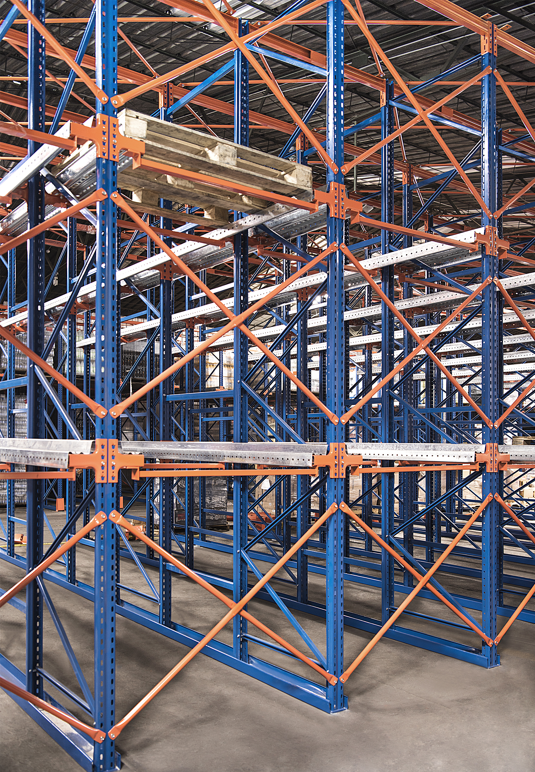 ¿Por qué en caso de sismo debo utilizar racks en mi bodega?